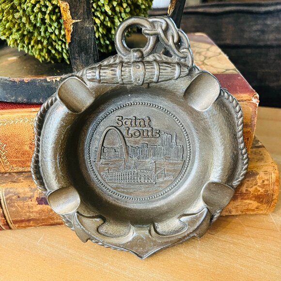 VTG Pewter Souvenir ashtray from St. Louis - Picture 2 of 10